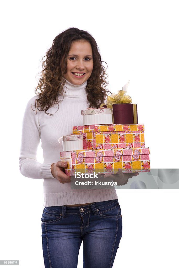 Женщина держит подарочную коробку для Рождества - Стоковые фото 20-24 года роялти-фри
