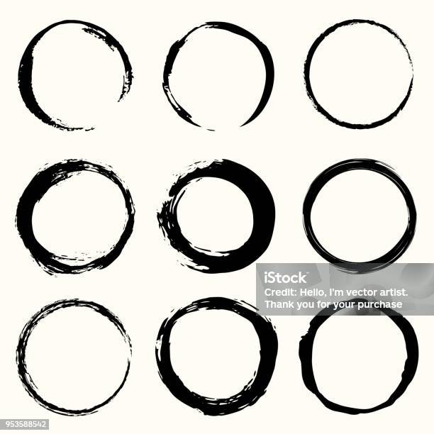 Tratti Rotondi Vettoriali Pennello Dipinto Cornice Nera Circolare Dipinta - Immagini vettoriali stock e altre immagini di Cerchio