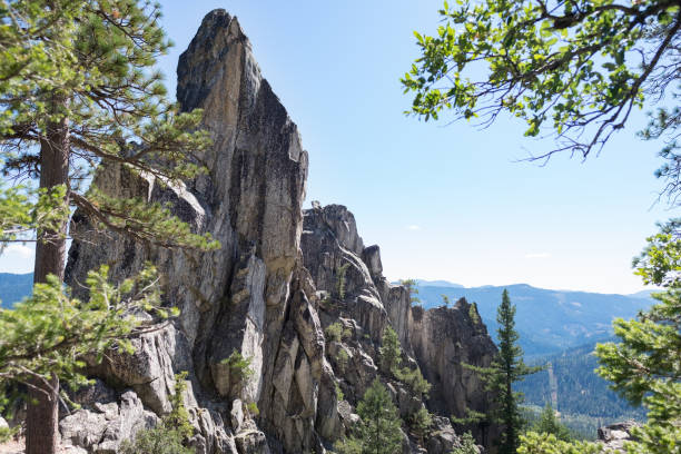 istock Castle Crags Panaorama - Forest - Mountain 953588902