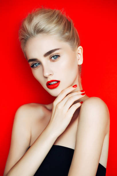 istock Young beautiful woman 953659260