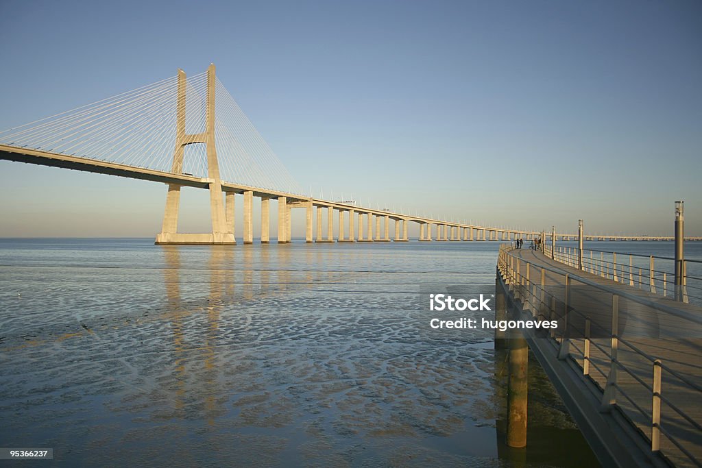 Lisboa's bridge - Foto de stock de Alto - Descrição Geral royalty-free