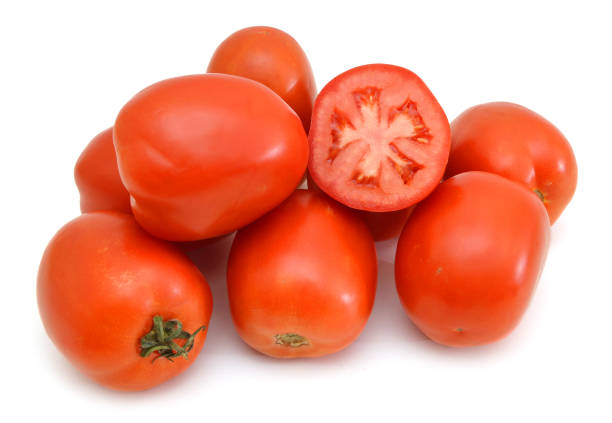 plum tomatoes  on white background - plum tomato fotos imagens e fotografias de stock