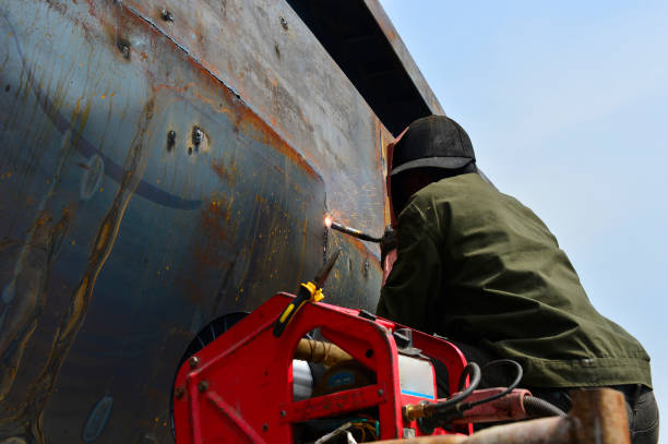 istock Shipyards, machinery and equipment 953723722