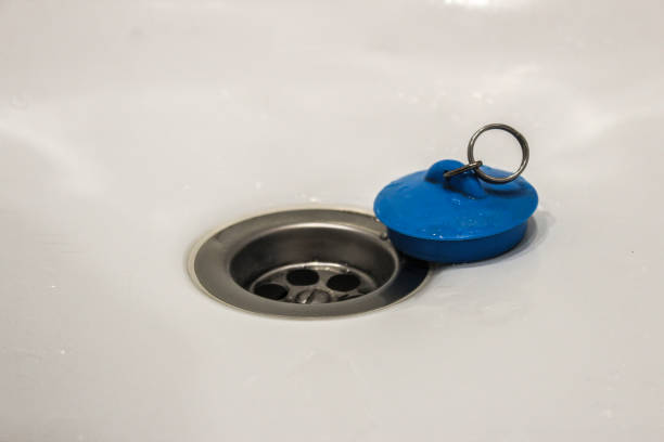 Drain hole in the tub