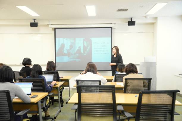 istock Young business woman giving a presentation 953747332