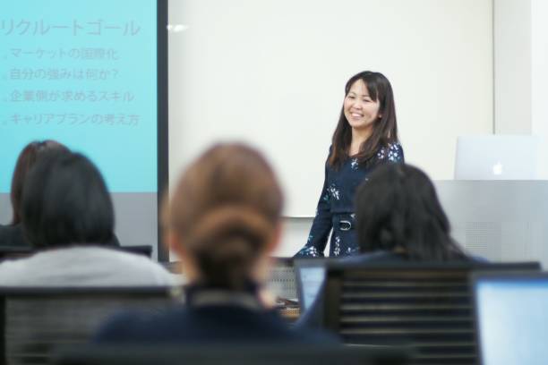 istock Young business woman giving a presentation 953747536