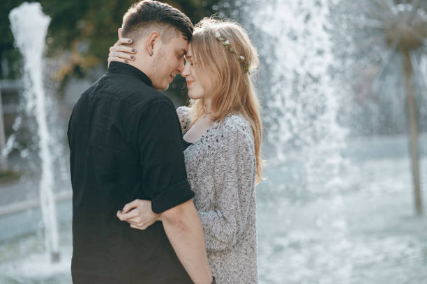 istock couple in city 953748840