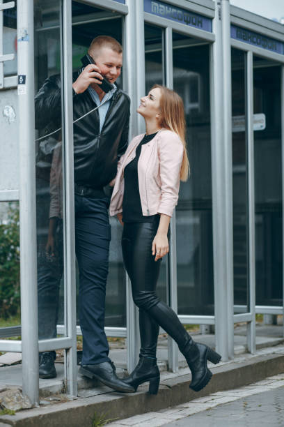 istock couple in city 953756934