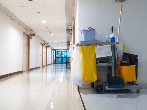Cleaning tools cart wait for maid or cleaner in the hospital. Bucket and set of cleaning equipment in the hospital. Concept of service, worker and equipment for cleaner and health Cleaning tools cart wait for maid or cleaner in the hospital. Bucket and set of cleaning equipment in the hospital. Concept of service, worker and equipment for cleaner and health custodian stock pictures, royalty-free photos & images
