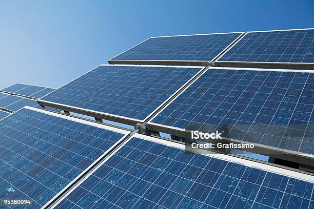 Dettaglio Del Pannello Solare - Fotografie stock e altre immagini di Pannello solare - Pannello solare, Close-up, Energia solare