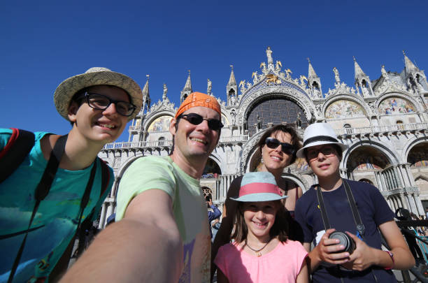 istock family with five person in venice 953853048