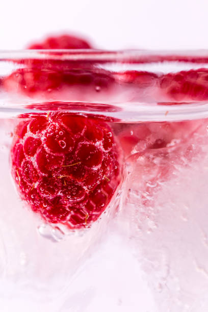 fruitwater - raspberry soda fotografías e imágenes de stock