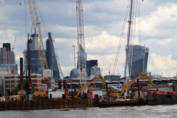 istock Emirates Cable and MBNA Thames Clipper Boat 953924720