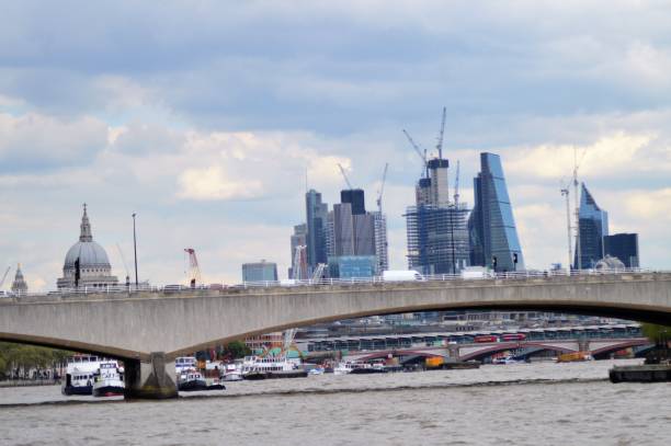 istock Emirates Cable and MBNA Thames Clipper Boat 953924772