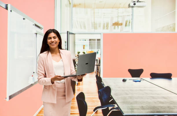 istock Businesswoman at the office using the laptop at work 953939222