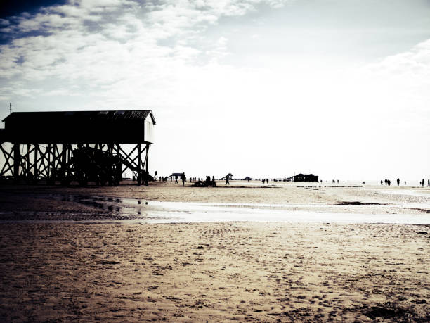 istock Scheme of a beach house 953945996