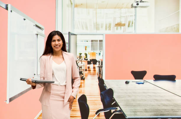 istock Businesswoman at the office 953956502
