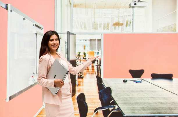 istock Businesswoman at the office 953956912