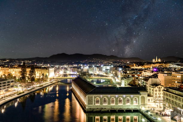 istock Night view of Geneva 953958226