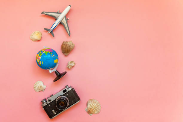 istock Concept of traveling on a pink background 953966144