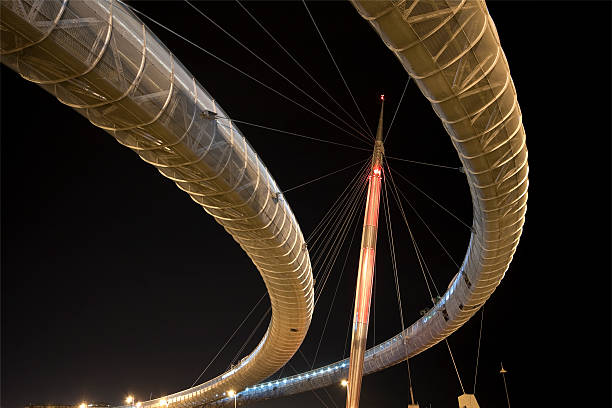 moderne beleuchtet brücke - pescara stock-fotos und bilder