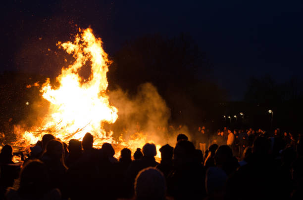 noc walpurgis - walpurgis zdjęcia i obrazy z banku zdjęć