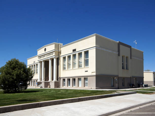 istock LANDER COUNTY COURTHOUSE, Battle Mountain, Nevada 954003686