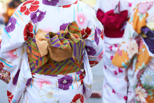 istock Young girl wearing Japanese kimono 954030708
