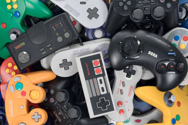 riproduzione di videogiochi retrò - joystick game controller playstation sony foto e immagini stock