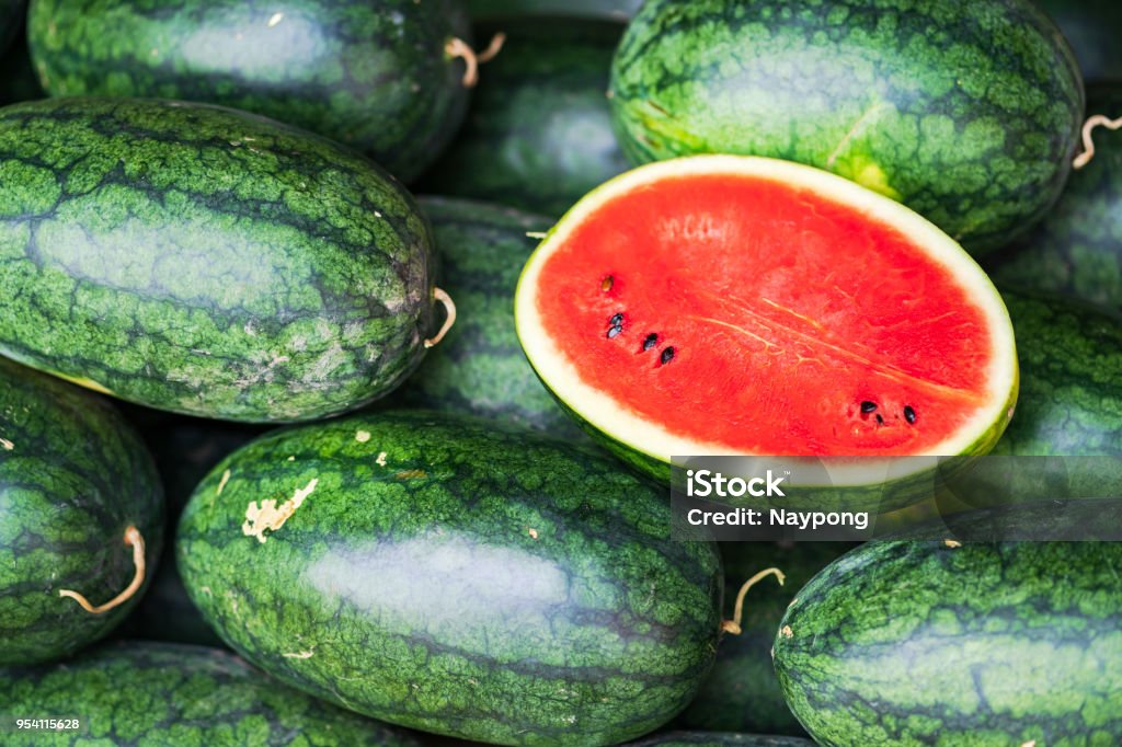 Muitas melancias verdes grandes - Foto de stock de Melancia royalty-free