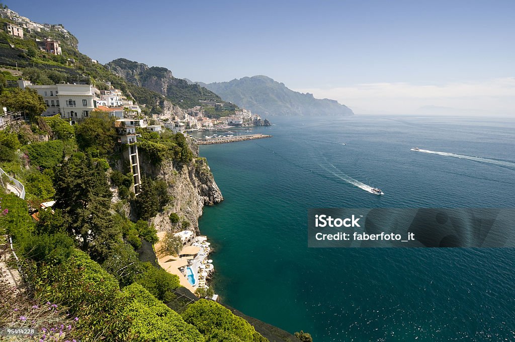 Costa de Amalfi - Foto de stock de Acantilado libre de derechos