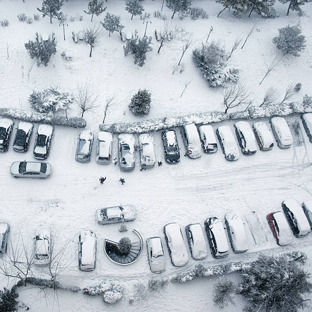 istock cars in winter 95414499