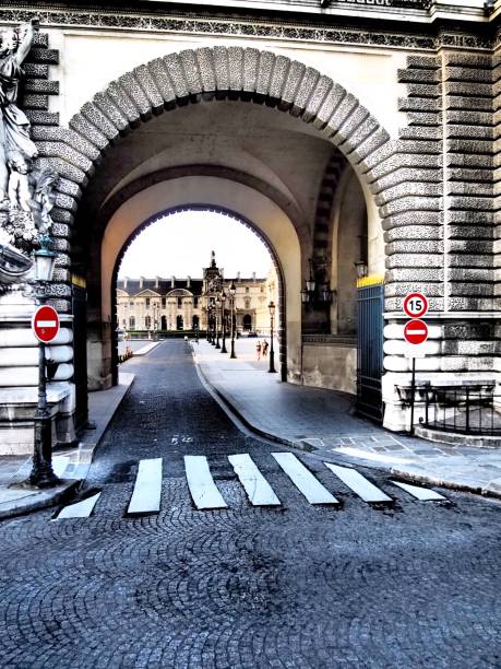 istock Streets Of Paris 954181422