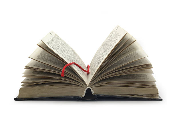 Eröffnete Buch mit roten Lesezeichen – Foto