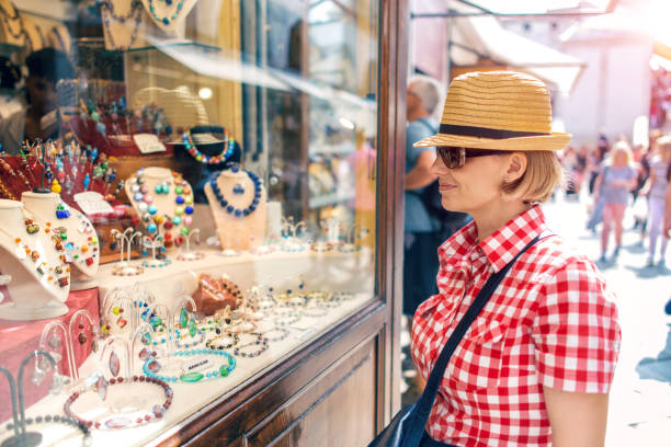 istock Shopping in the street 954220714