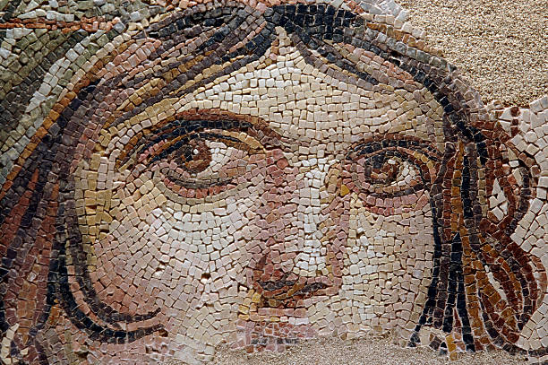 la gypsy ragazza (gaia) antichi mosaici - greek currency foto e immagini stock
