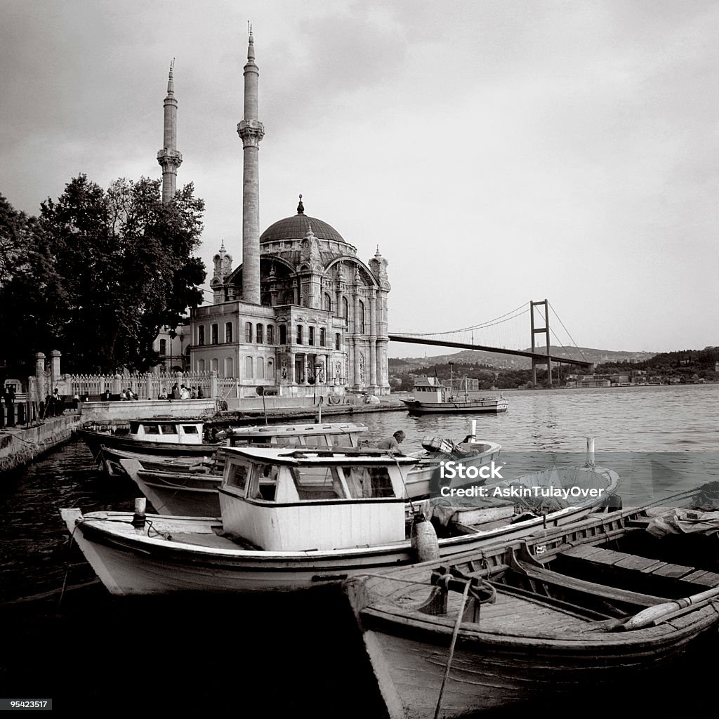 Moschea Ortakoy - Foto stock royalty-free di Istanbul