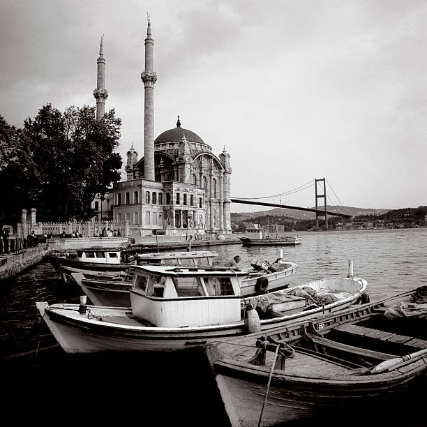 오르타쾨이 모스크 - ortakoy mosque bridge bosphorus istanbul 뉴스 사진 이미지