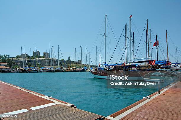 Bodrum Marina Foto de stock y más banco de imágenes de Ancla - Parte del barco - Ancla - Parte del barco, Bodrum, Castillo - Estructura de edificio