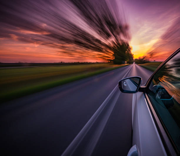 jazda po drodze - country road tunnel tree road zdjęcia i obrazy z banku zdjęć