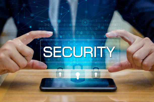 Earth polygon mesh planet World Businessmen shake hands to protect information in cyberspace. Businessman holding shield protect icon protection network security computer and safe your data concept planeta de acoplamiento de polígono de tierra mundo empresarios se dan la mano para proteger la información en el ciberespacio. escudo de explotación de empresario proteger seguro y equipo de seguridad de red de protección de icono el concepto de datos