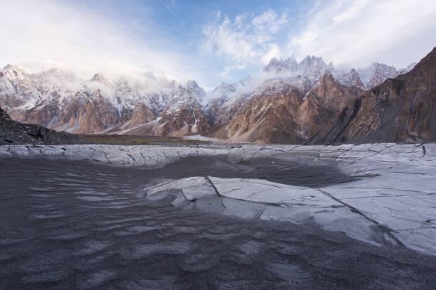 istock Passu Cones or Passu Cathedral Mountain in Karakoram range, Gilgit Baltistan, Pakistan 954286028