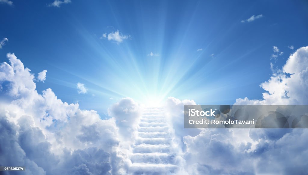 Treppe bis zum himmlischen Himmel in Richtung des Lichts - Lizenzfrei Paradies Stock-Foto
