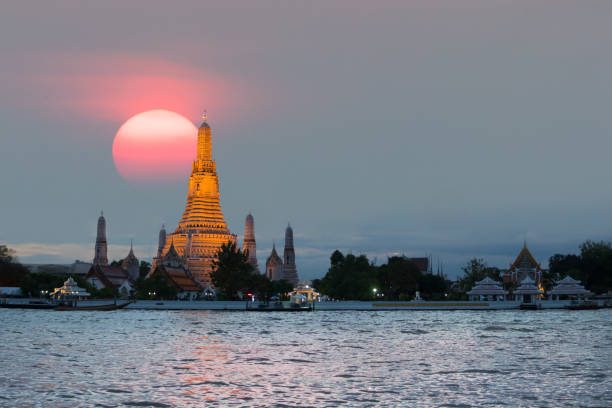 istock Wat Arun Temple in bangkok thailand 954315554
