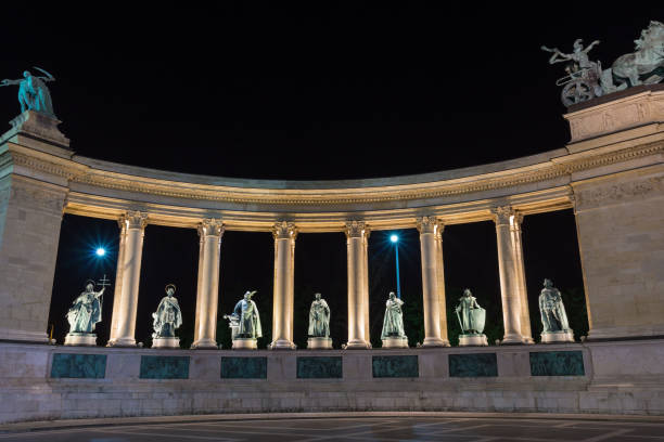 istock place of heroes budapest hungary at night 954334470