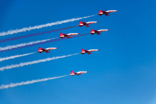 stelle turche (triangolo) - airshow foto e immagini stock