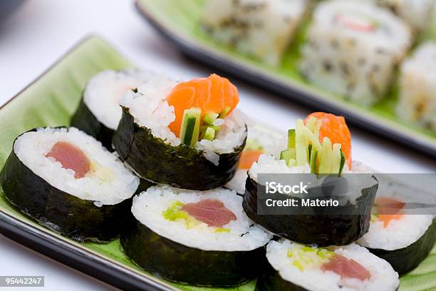 Delicioso Sushi - Fotografias de stock e mais imagens de Alimentação Saudável - Alimentação Saudável, Almoço, Arroz - Alimento Básico