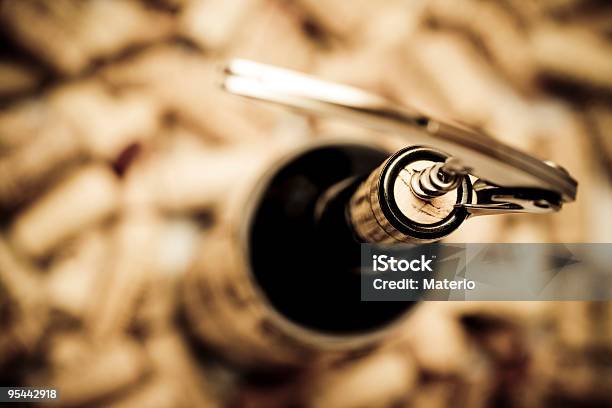 ワインテイスティング - ワインボトルのストックフォトや画像を多数ご用意 - ワインボトル, コルク栓, ワイン