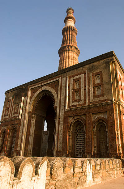istock New Delhi - Qutab Minar 95446326