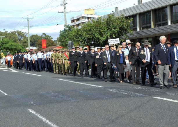 オーストラリア海軍、軍隊および空軍の anzac 日の行進の士官候補生パレードします。 - army air corps ストックフォトと画像